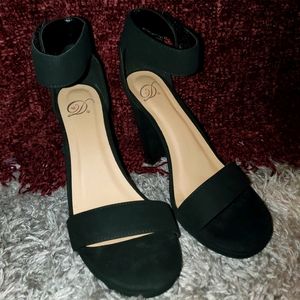 Heart in D Suede Heels